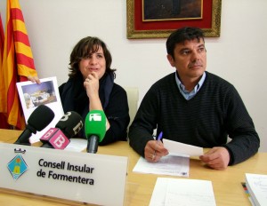 Sònia Cardona i Bartomeu Escandell, a la roda de premsa. Foto: Consell Insular de Formentera.