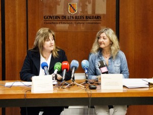 Joana Maria Camps e Isabel Cerdà, durante la rueda de prensa de esta mañana.