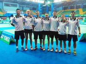 Vicent Riera, el primero por la derecha, junto al resto de integrantes de la selección española. Foto: FESBA