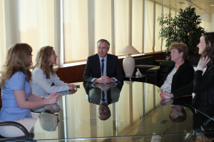 A la imatge, un moment de la reunió al Consell d'Eivissa. 