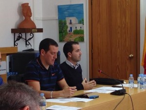 Alcaraz, durante la sesión plenaria en el Consell de Formentera