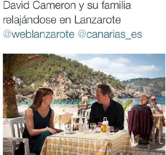 Cameron relajándose. Pero no, no es Lanzarote. Foto: Twitter.