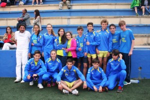 Los atletas cadetes y juveniles de la EMA Santa Eulària durante la competición de este fin de semana. Foto: C. V.