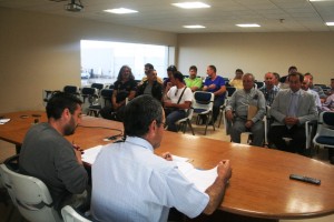 Un momento de la primera reunión de la nueva asociación de taxistas de la Isla.