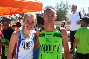 Alexia Hartmann y Adrián Guirado posan juntos una vez finalizada la carrera.