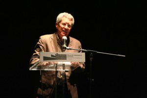 Joan Josep Guasch, durante el discurso tras recibir su premio. Fotos: C. V.