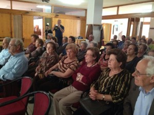 En la imagen, algunos de los mayores qiue asistieron a la charla