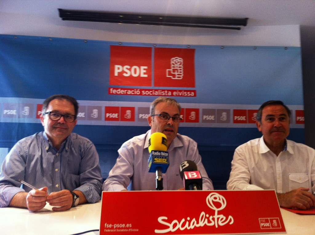 Josep Marí 'Agustinet', Vicent Torres i Xico Tarrés a la roda de premsa. Foto: D.V.