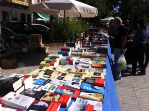 Imatge d'una parada de llibres al passeig de Vara de Rey de Vila. Foto: D.V.