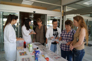 Especialistas en nutrición han ofrecido información a quienes se han acercado a los principales centros hospitalarios de Eivissa. 