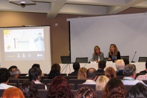 Pilar Marí y Carmen Ferrer, durante la inauguración de la 1ª Jornada Ibiza - Destino Cruceros.