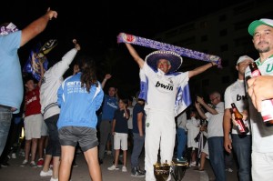 Más de un centenar de personas se reunieron en el parque de la Paz para celebrar el título continental.