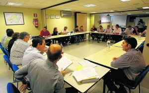 CCOO, UGT i SITB signaren amb la patronal el principi d’acord pel conveni. Foto: Ara Balears