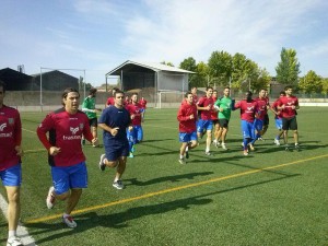 Los jugadores del Formentera, en el campo del Villarrobledo