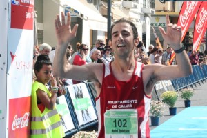 El atleta menorquín del Calvià Rafael Quintana se impuso en la II Media Maratón Isla de Ibiza. Fotos: C. V.