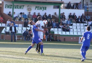 La grada no presentaba una gran entrada