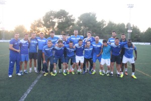 Los jugadores del San Rafael posan momentos antes de iniciar el entrenamiento este viernes. Fotos: C. V.