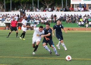 José Luis fue el encargado de dirigir el juego de la Peña ante la lesión de Borja Pando.