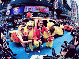 David Hasselhoff en un acto publicitario de la Gumball, responsabilidad al volante. Foto: Gumball3000.com.