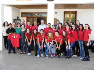 La selección de natación sincronizada fue recibida esta mañana en el Consell de Formentera. Foto: G. Romaní