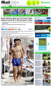 El tenista Novak Djokovic disfrutando de sus vacaciones ibicencas rodeado de amigos.  Imagen: Daily Mail