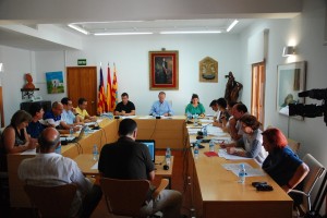 Imatge del saló de plens del Consell de Formentera durant el debat. Foto: Consell de Formentera.