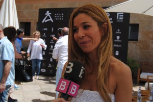 Natalia atendiendo a los medios en Ibiza. Foto: D.V.