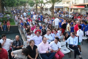 Casi mil personas acudieron a la gala celebrada en el Passeig de s'Alamera de Santa Eulària.