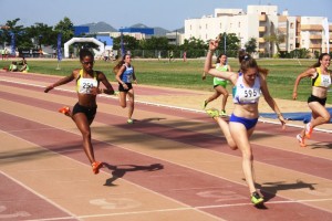 Cristina Garrido fue la vencedora en la prueba de los 100 metros femeninos. Fotos: C. V.