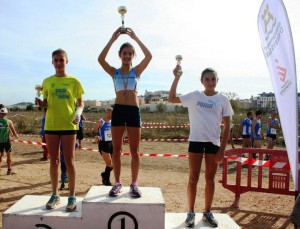 Andrea Romero, en la imagen en un cross disputado en Ibiza, fue tercera en los 1.000 metros.