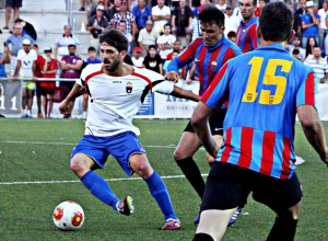 Maikel entró al partido desde el banquillo tras la expulsión de Armando. Fotos: Jesús Cruces