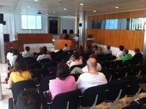 Imatge de la trobada que s'ha celebrat a la sala de Plens del Consell. Foto: D.V.