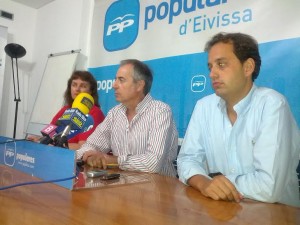 Carmen Domínguez, Vicent Serra y Rai Prats durante la rueda de prensa. oto: V.R.