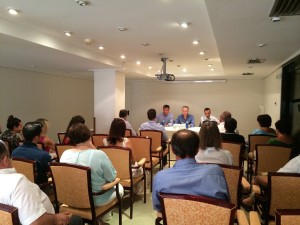 Imagen del acto celebrado con empresarios en el Royal Plaza. Foto: PP.