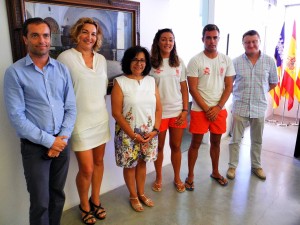 Pepita Gutiérrez i Maite Navarro durant la recepció a l'Ajuntament de Sant Antoni.