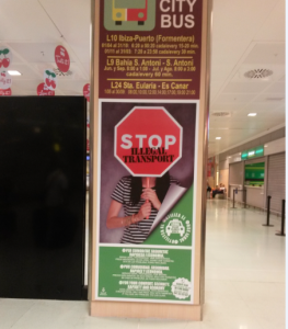 Un dels cartells informatius que s'han instal·lat a l'aeroport. Foto: Consell d'Eivissa.