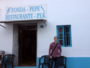 Joan Barbé en la Fonda Pepe de Formentera, uno de sus rincones preferidos de la isla