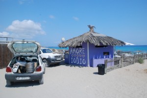 Imatge del kiosc 'Amor y Odio' a es Caló. Foto: Consell de Formentera.