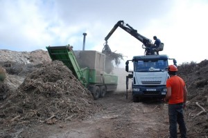 La biomassa triturada que s'obté de les restes de poda serveix per la fabricació de biocombustible