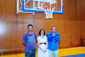 Jordi Duart, Nuria de la Torre y Sergio Jiménez, durante la presentación del torneo de baloncesto.