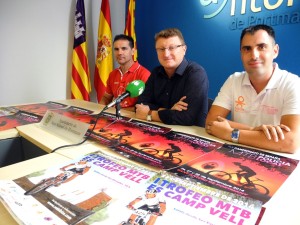 Xicu Cardona, junto a Jordi López y José Antonio de los Ríos durante la presentación de la prueba.