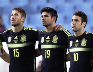 Sergio Ramos, Diego Costa y Cesc Fábregas, en un partido de la selección española.