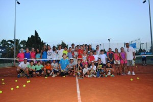 La escuela de tenis del Ibiza Club de Campo realizó un clinic con los participantes del Master Nacional.