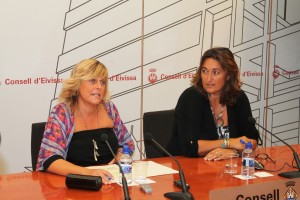 La consellera Mercedes Prats y Belén Alvite durante la rueda de prensa de este jueves.