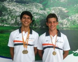 Jorge Gascón y Joan Carmona posan con las medallas obtenidas este fin de semana en Castellón.  