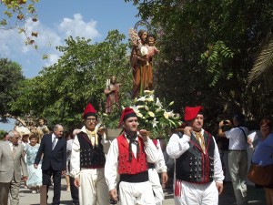 Imagen de archivo de una procesión de las fiestas de Jesús. Foto: Ayuntamiento de Santa Eulària.