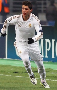 Cristiano Ronaldo, durante un partido con el Real Madrid. Foto: Wikipedia