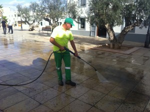 Aquesta campanya de neteja intensiva ja s'ha realitzat en els darrers mesos a Es Caló i a Es Pujols.