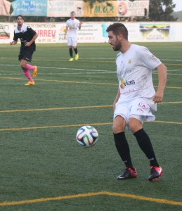 José Carlos Moreno controla el balón en un lance del encuentro