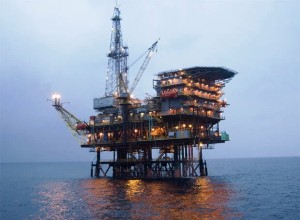 Plataforma petrolífera del área de Casablanca frente a la costa de Tarragona. Foto: Greenpeace